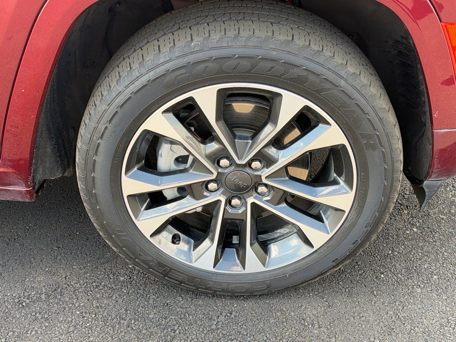 Used 2022 Jeep Grand Cherokee Overland AWD/4WD image 12