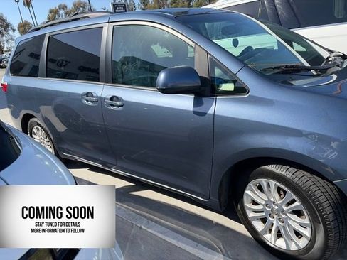 Used 2015 Toyota Sienna XLE Premium FWD image 1