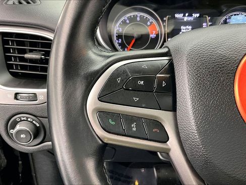 Used 2019 Jeep Cherokee Latitude Plus image 18