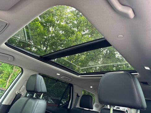 Used 2023 Honda Pilot Touring image 19
