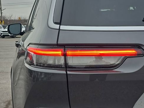 New 2026 Jeep Grand Cherokee L Limited AWD/4WD image 11