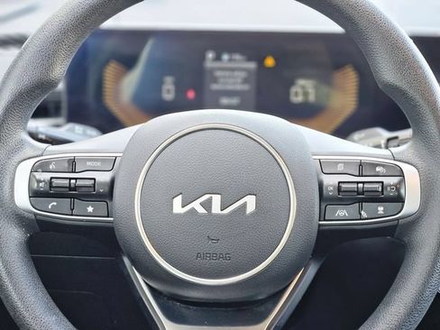 Used 2025 Kia K5 LXS FWD image 16