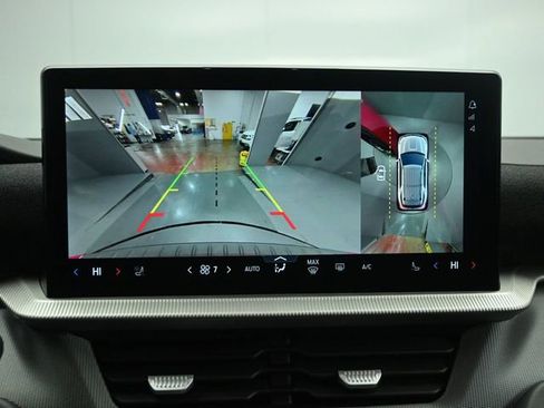 Used 2025 Ford Explorer ST-Line w/ Premium Package image 17