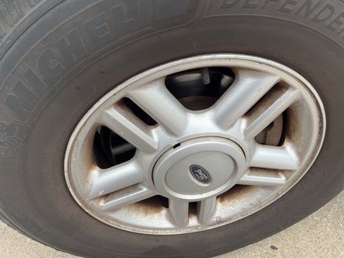 Used 2004 Ford Expedition XLT image 10