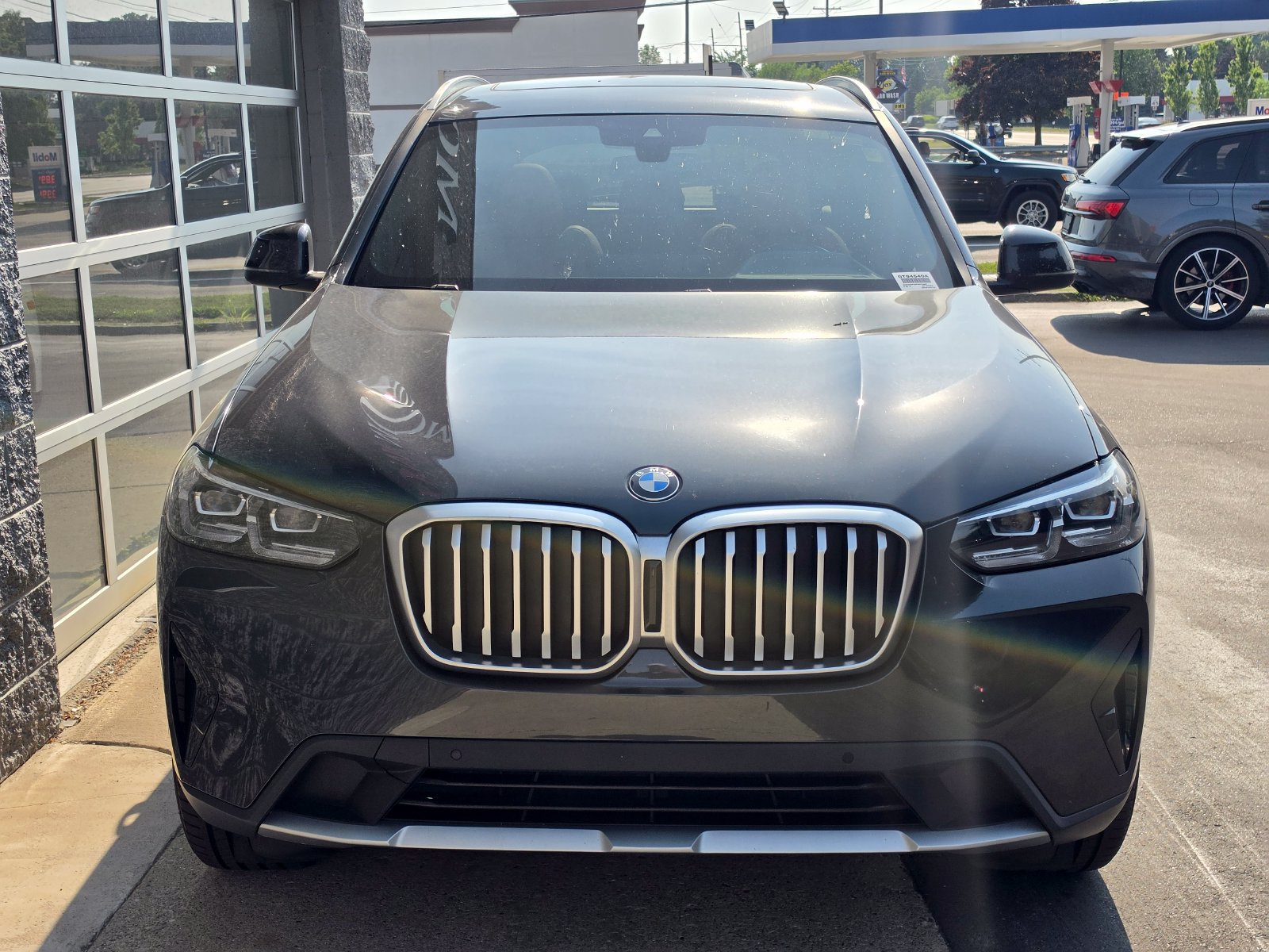 Used 2023 BMW X3 xDrive30i AWD/4WD image 2