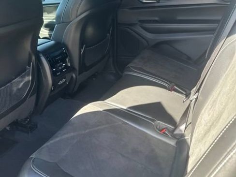 Used 2023 Jeep Grand Cherokee L Laredo RWD image 11