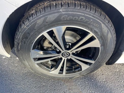 Certified 2023 Nissan Sentra SV image 27