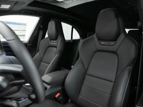 New 2026 Porsche Macan Turbo Electric AWD/4WD image 5
