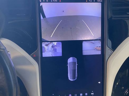 Used 2019 Tesla Model X image 16