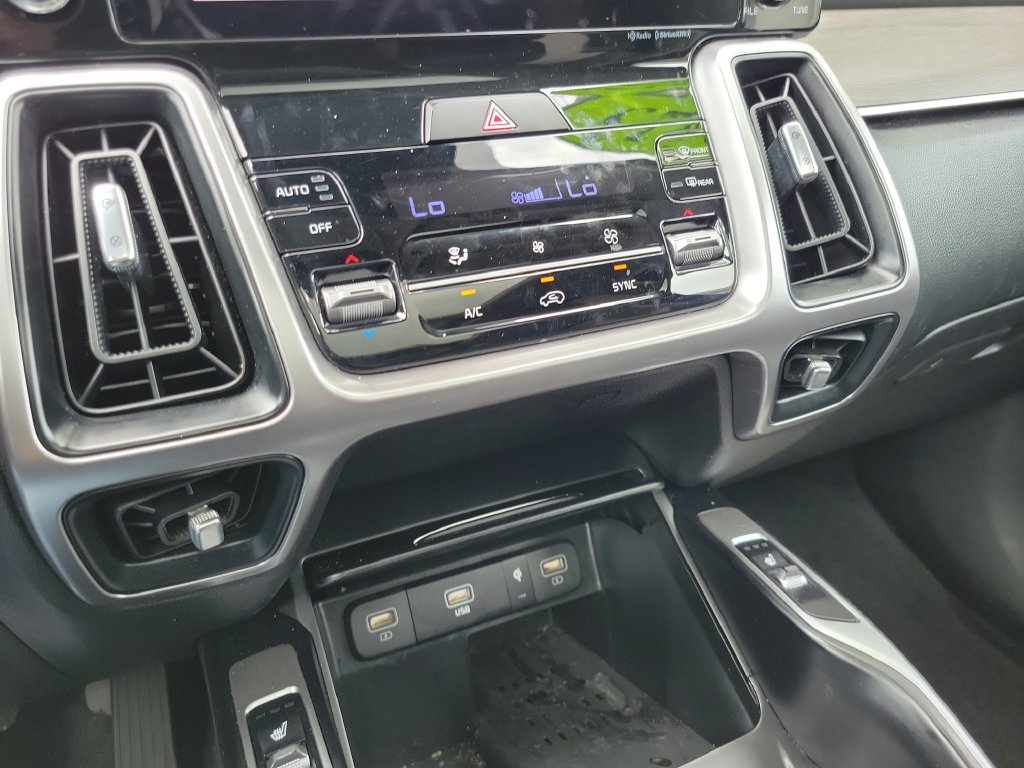 Certified 2023 Kia Sorento EX w/ Panoramic Sunroof Package FWD image 34