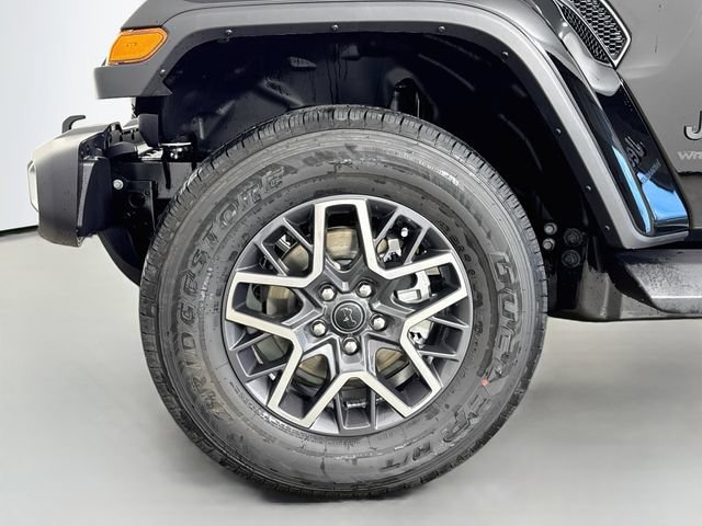 New 2026 Jeep Wrangler Unlimited Sahara AWD/4WD image 34