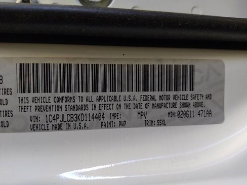 Used 2019 Jeep Cherokee Latitude w/ Popular Appearance Group image 33