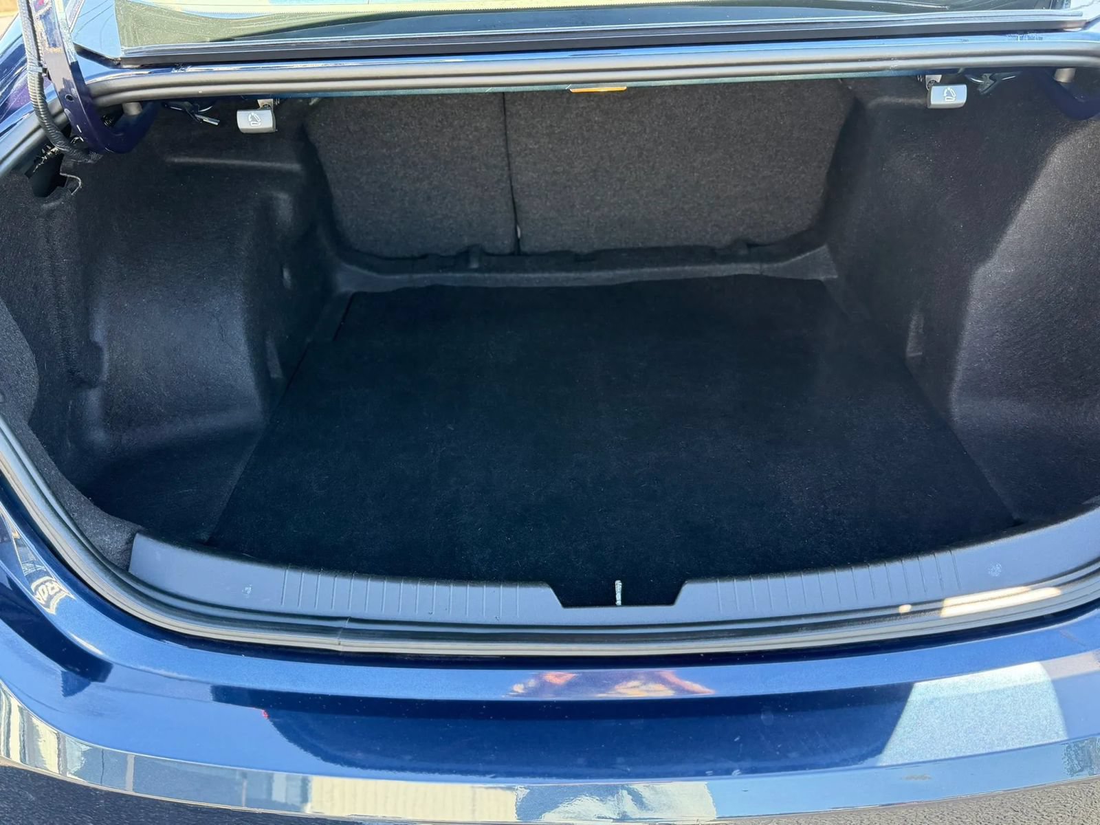 Used 2018 Chevrolet Malibu LS w/ LPO, Convenience Package 1 FWD image 17