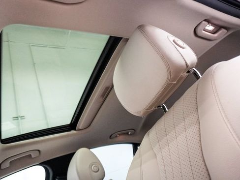 Used 2022 Mercedes-Benz E 350 4MATIC Sedan image 7