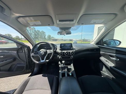Used 2024 Nissan Sentra SV FWD image 22