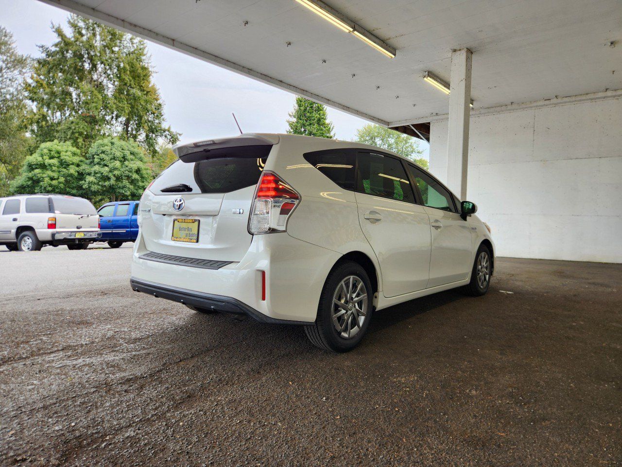 Used 2015 Toyota Prius V Four FWD image 3