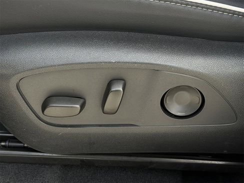 Certified 2025 Buick Enclave Preferred image 28