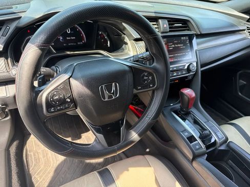 Used 2019 Honda Civic Sport Touring image 9