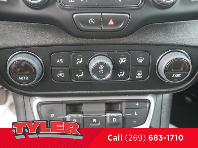 Used 2024 GMC Terrain SLT AWD/4WD image 34
