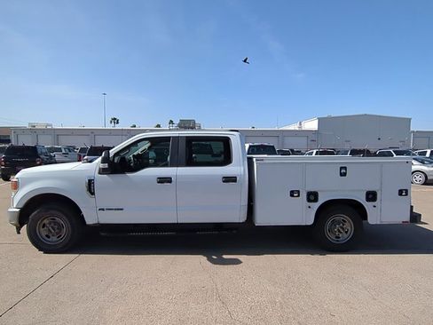 Used 2022 Ford F350 XL w/ Power Equipment Group image 2