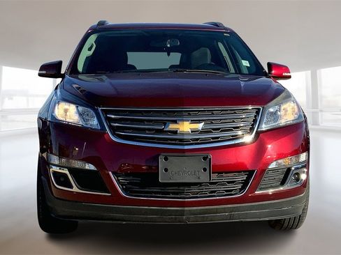 Used 2017 Chevrolet Traverse LT image 3