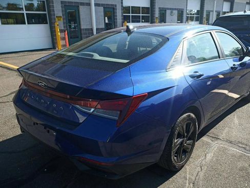 Used 2023 Hyundai Elantra SEL FWD image 3