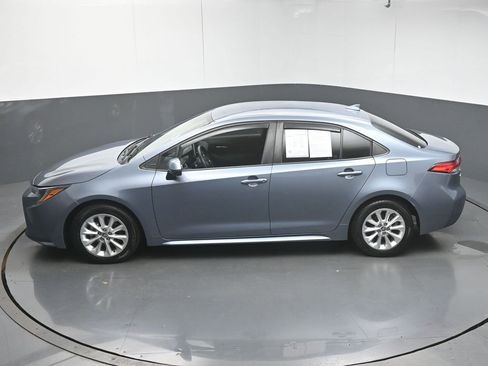 Used 2021 Toyota Corolla LE w/ LE Convenience Package FWD image 42