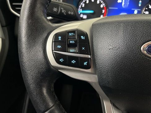 Used 2023 Ford Explorer XLT w/ Equipment Group 202A AWD/4WD image 59