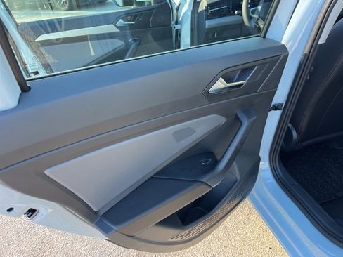 New 2026 Volkswagen Jetta SE image 9