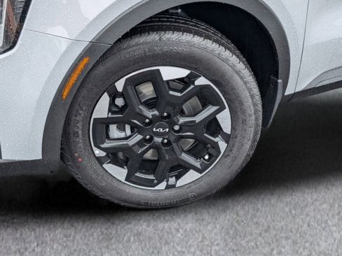 Used 2025 Kia Sorento S w/ Panoramic Sunroof Package image 9