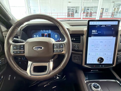 Used 2022 Ford Expedition Max King Ranch image 16