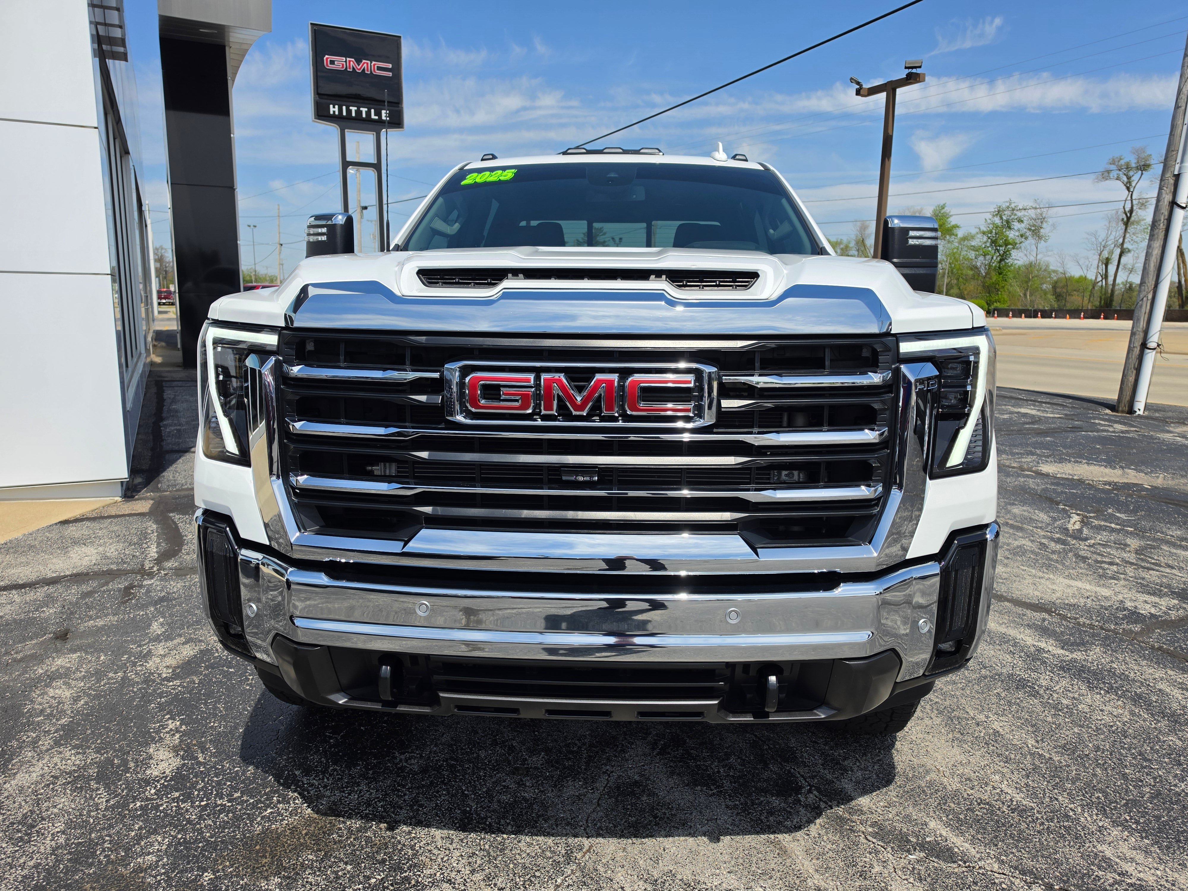 Used 2025 GMC Sierra 2500 SLT w/ SLT Premium Package AWD/4WD image 2
