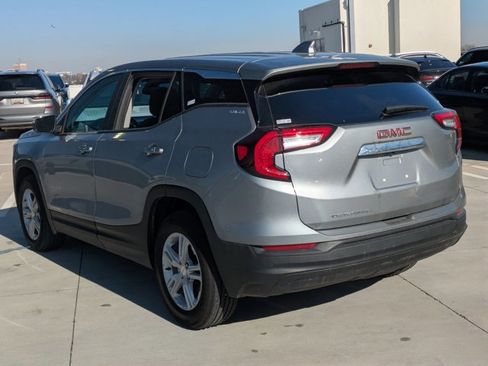 Used 2024 GMC Terrain SLE image 7