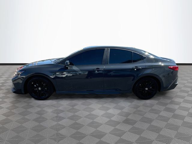 Used 2025 Toyota Camry SE w/ Convenience Package FWD image 4