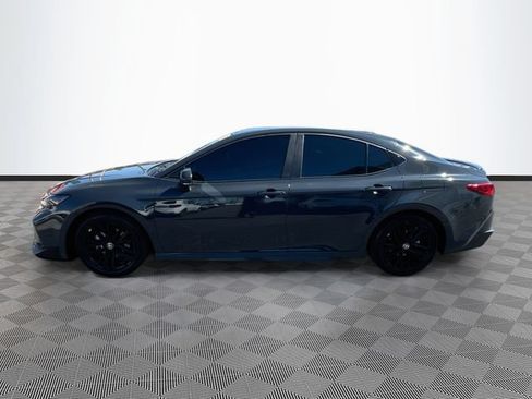 Used 2025 Toyota Camry SE w/ Convenience Package FWD image 4