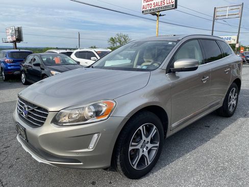 Used 2015 Volvo XC60 T6 w/ Proximity Package AWD/4WD image 2