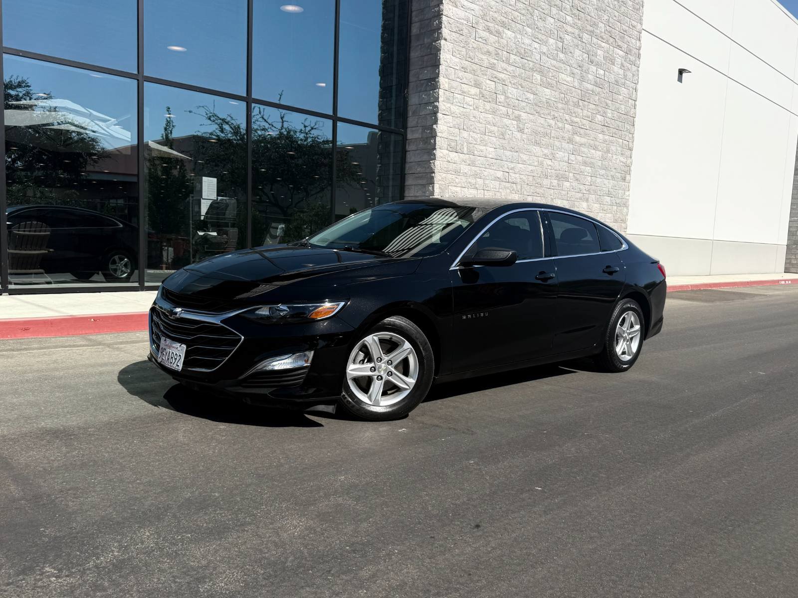 Used 2023 Chevrolet Malibu LS FWD image 1