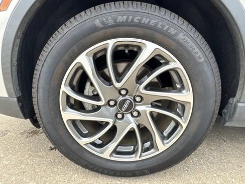 Used 2022 Lincoln Corsair FWD w/ Equipment Group 101A image 9