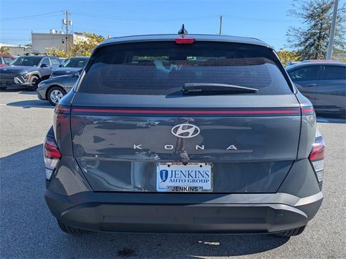 New 2026 Hyundai Kona SE image 4