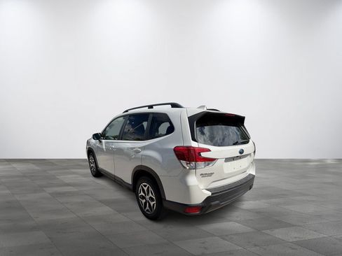 Used 2019 Subaru Forester Premium AWD/4WD image 4