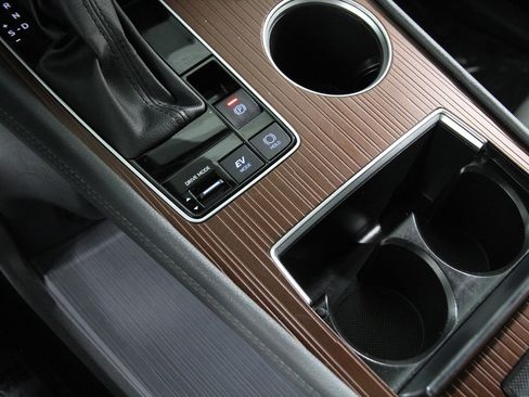 Used 2024 Toyota Sienna XLE image 14