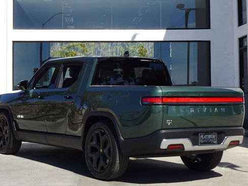 Used 2023 Rivian R1T Adventure image 5