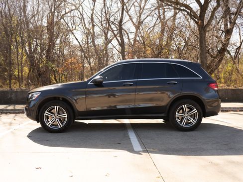 Used 2021 Mercedes-Benz GLC 300 300 image 6