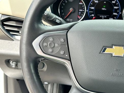 Used 2022 Chevrolet Traverse Premier image 32