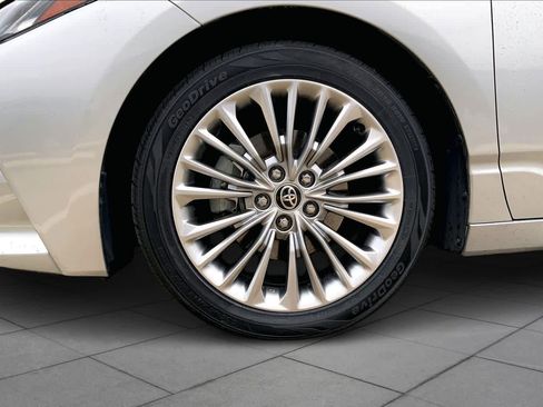 Used 2020 Toyota Avalon Limited w/ Advanced Safety Package image 10