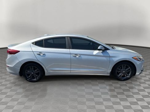 Used 2018 Hyundai Elantra SEL image 2