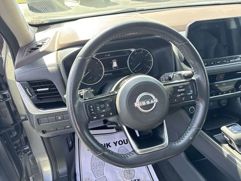 Used 2022 Nissan Rogue SL w/ SL Premium Package image 14