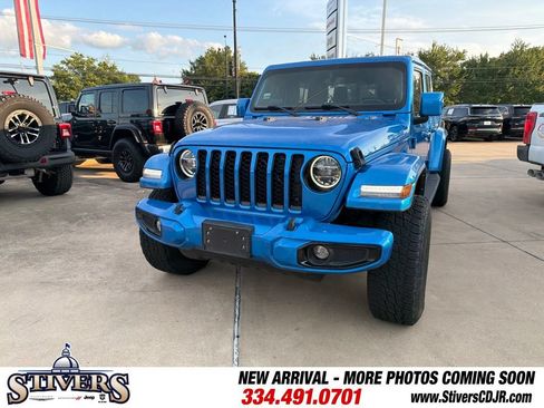 Used 2022 Jeep Gladiator Overland AWD/4WD image 4