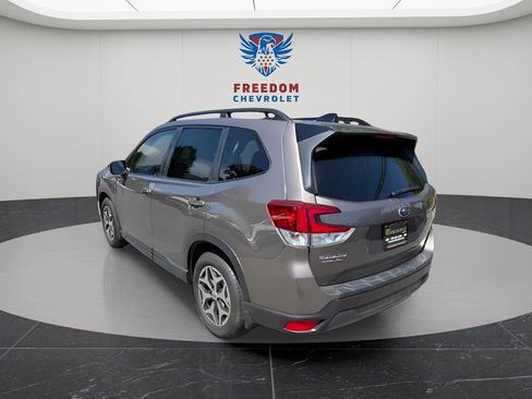 Used 2024 Subaru Forester Premium AWD/4WD image 5