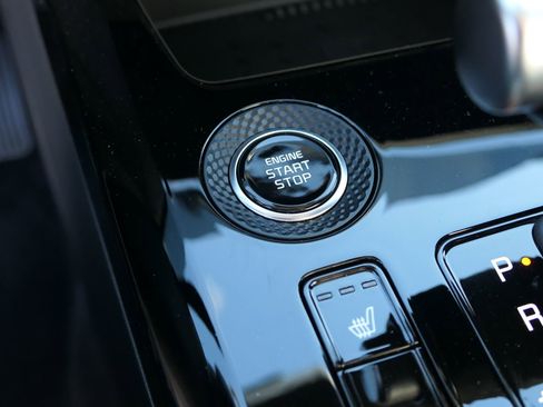 Certified 2025 Kia Niro EX image 20